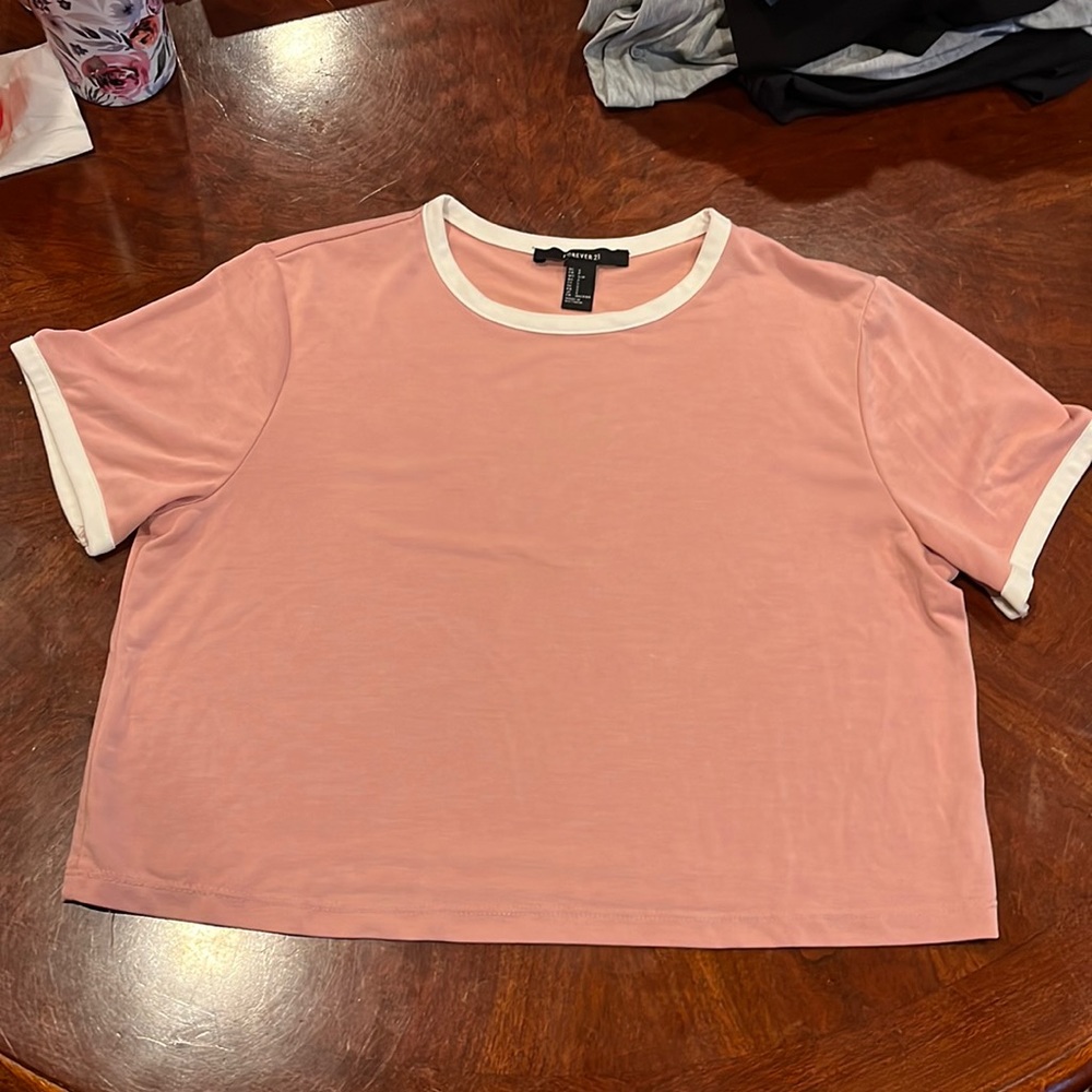 Forever 21 Cropped Ringer Tee. Size S. Super Cute & Soft!
